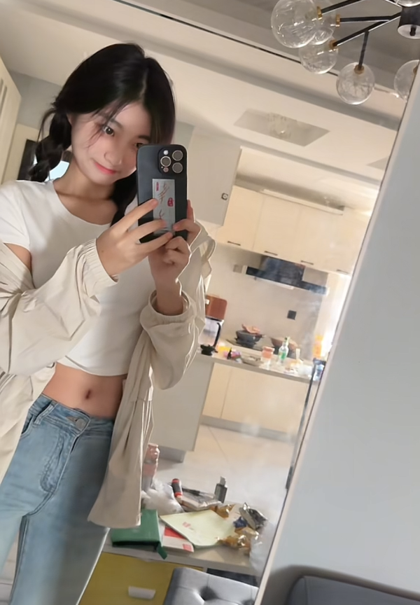Instagram videos featuring women undressing (collection)