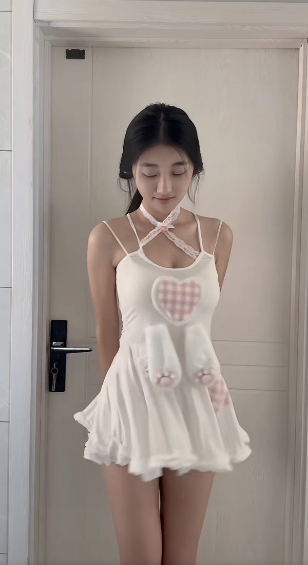 Instagram videos featuring women undressing (collection)